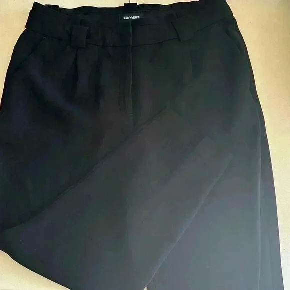 Express - Picture 2 of 4